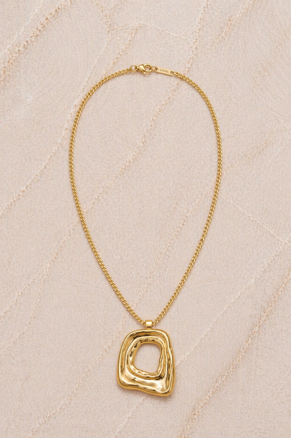 COLLIER LOUISE