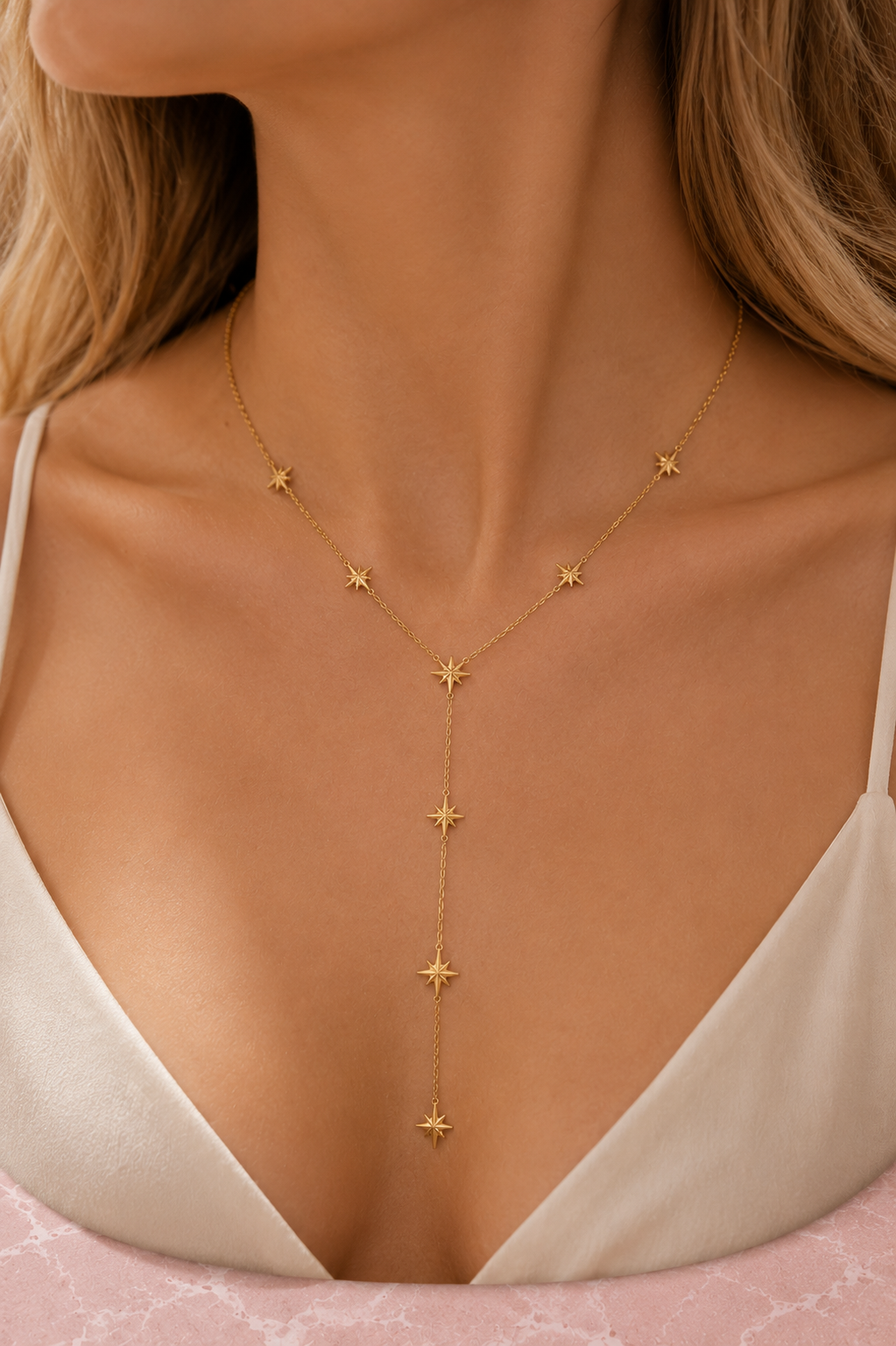 COLLIER LUCIE