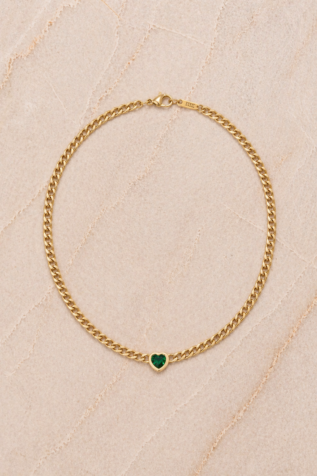 COLLIER LISA