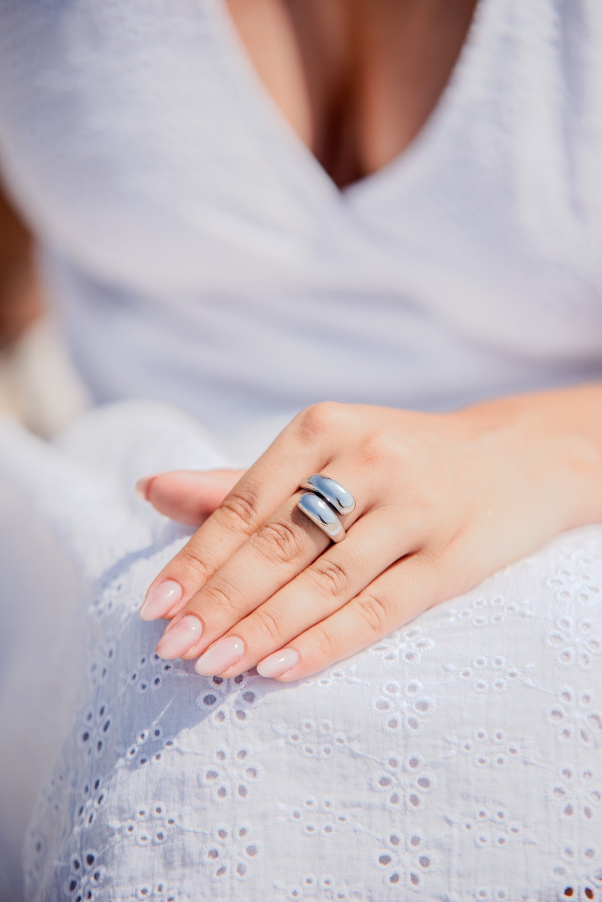 Bague Catalia argent portée – Velyra Paris